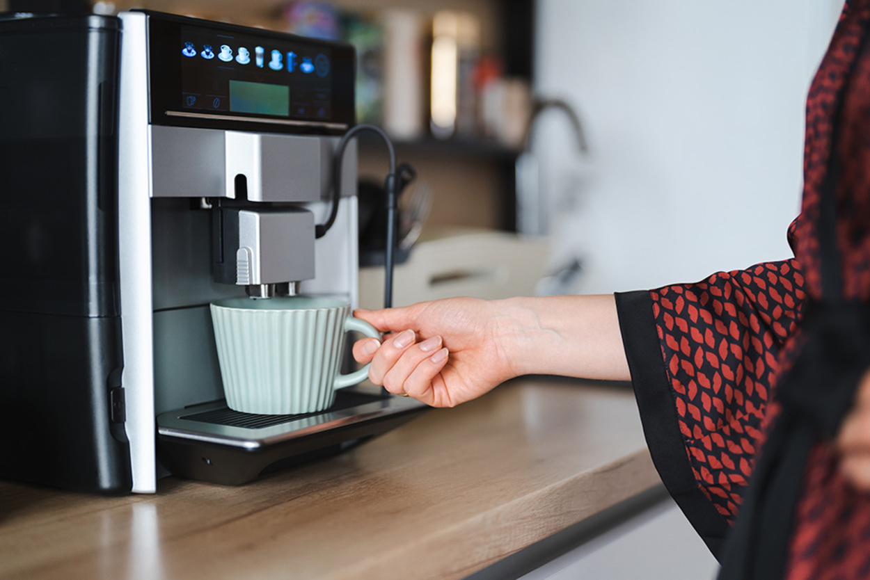 Kaffee&shy;maschinen bei Muster Elektro in Musterstadt